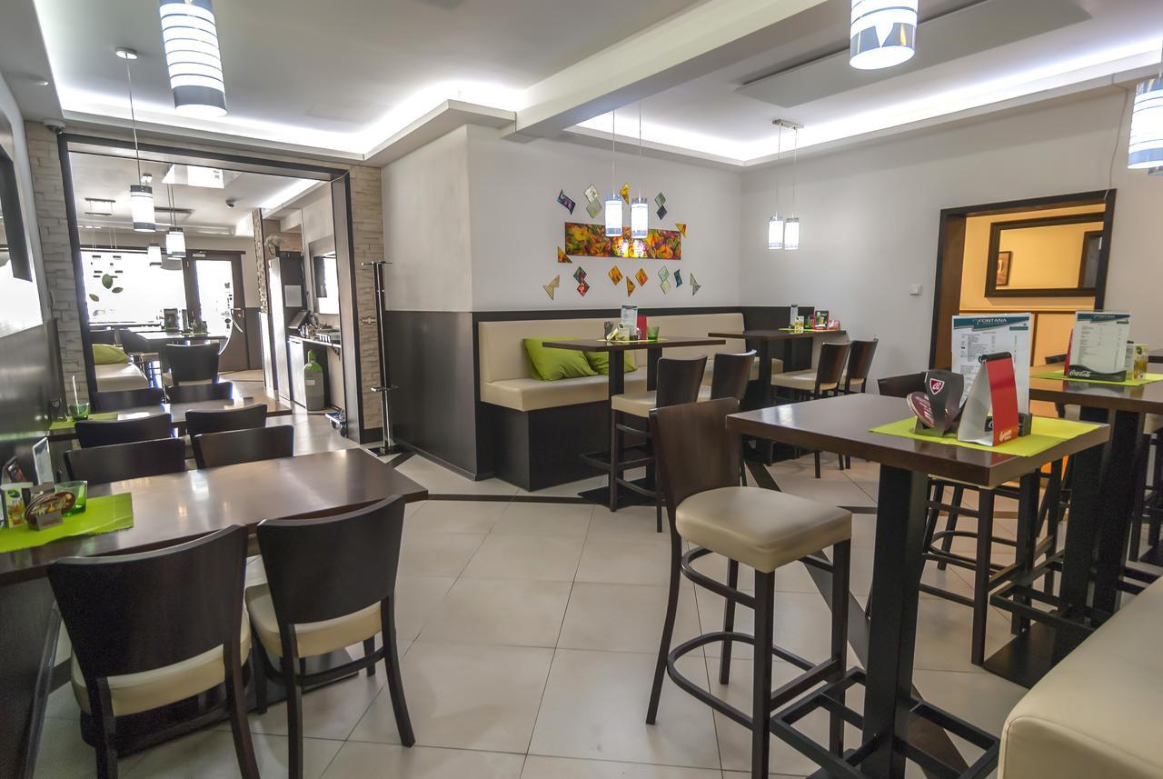 Fontana Pizzeria - Pension Ceske Budejovice Buitenkant foto