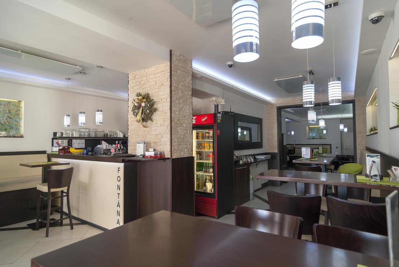 Fontana Pizzeria - Pension Ceske Budejovice Buitenkant foto